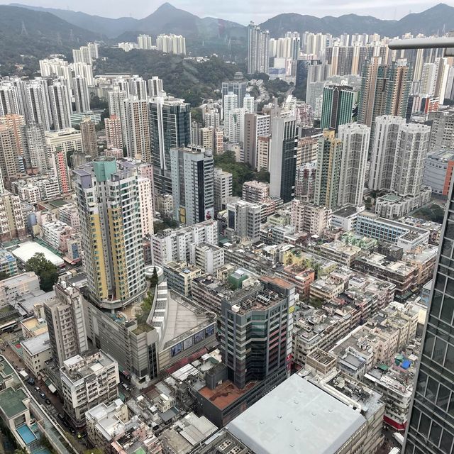 一年四季室內泳池🏊🏼‍♀️室外泳池就在這裏🏊🏻‍♂️