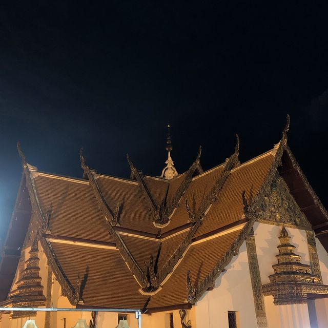 กระซิบรัก ที่ วัดภูมินทร์
