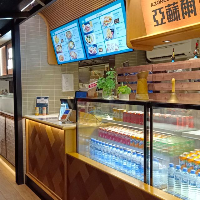 在尖沙咀海邊欣賞夜景 , 享用澳門美食！！！