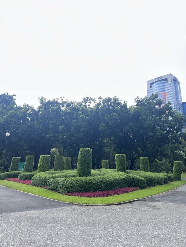 มุมถ่ายรูปฟีลเกาหลี ที่สวนจตุจักรในวันฝนตก 🌳 🚊