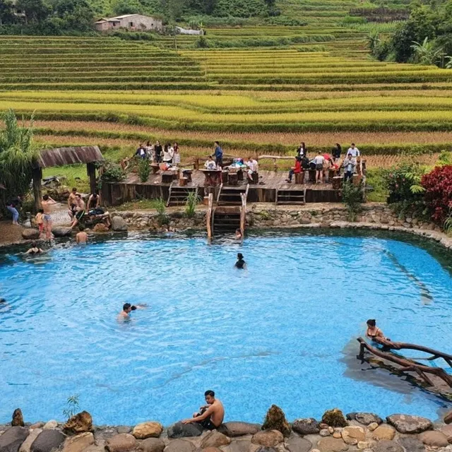 Trạm Tấu Hotsprings