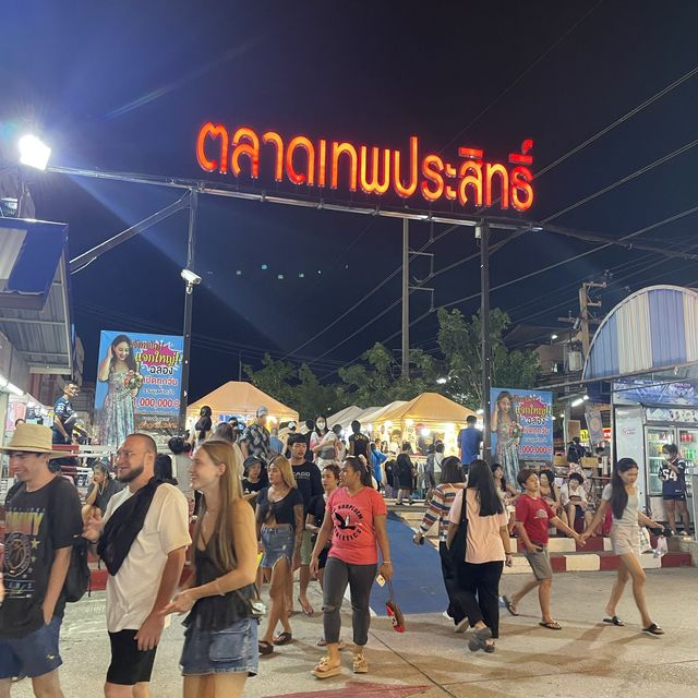 泰國芭堤雅｜最大最多當地人去嘅夜市🍽️🇹🇭