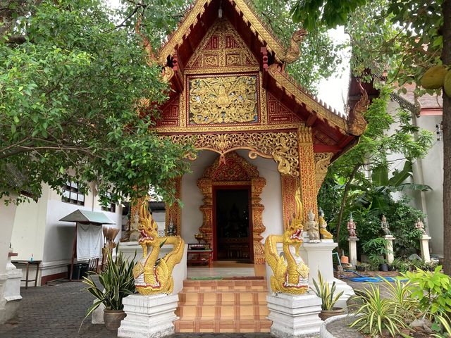 ‘วัดหมื่นเงินกอง’ เดินชมวัดสวยพร้อมขอสิ่งมงคล