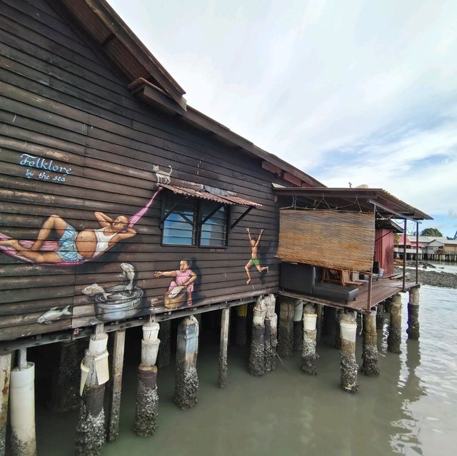 Culture Explore Along Jetty