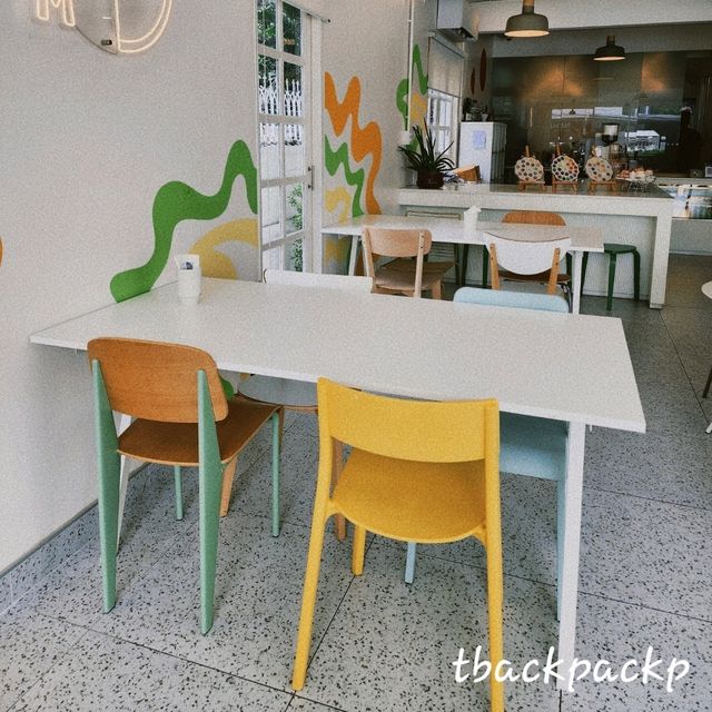 Cafe ศิลปะ ย่านอโศก กับ Upon the moon 🌙