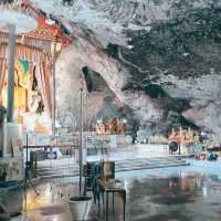 北碧府．Wat Ban Tham(依山勢建造的巨龍廟宇)