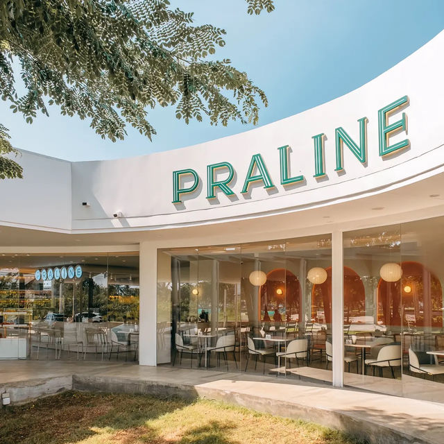 Praline Dining Room คาเฟ่สไตล์ฝรั่งเศส 