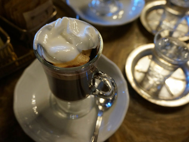 トリノの歴史的なカフェ・Mulassano