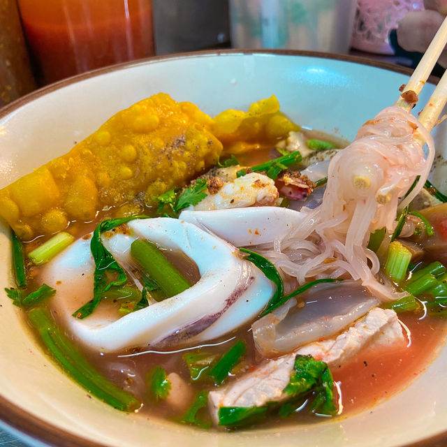 เจ้หน่อย ก๋วยเตี๋ยว ข้าวต้มซีฟู้ด