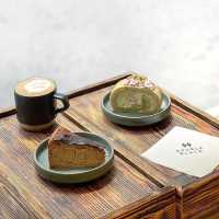  《半山簡約黑灰色咖啡店》 