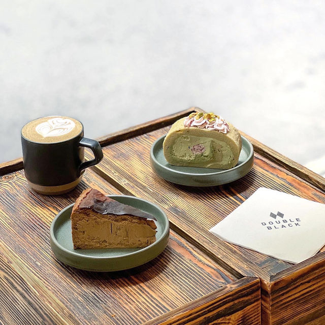  《半山簡約黑灰色咖啡店》 
