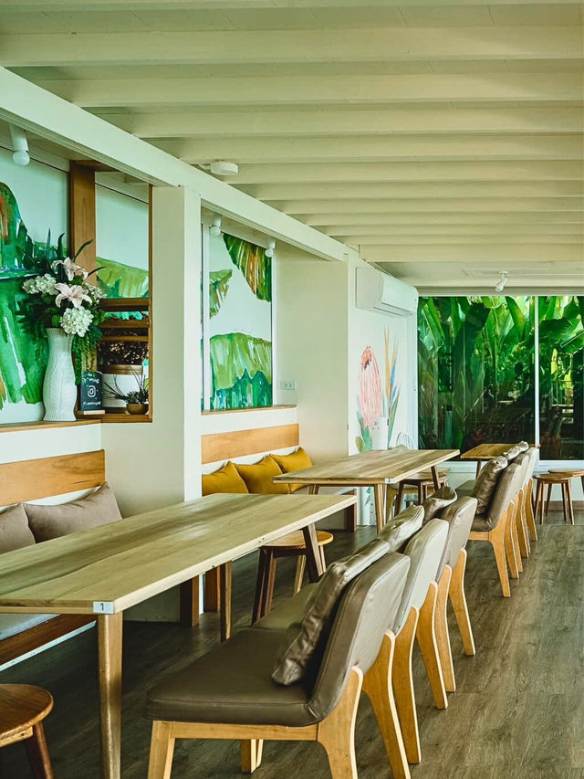 วิวหลักล้าน อาหารหลักร้อย Khaothong hill cafe