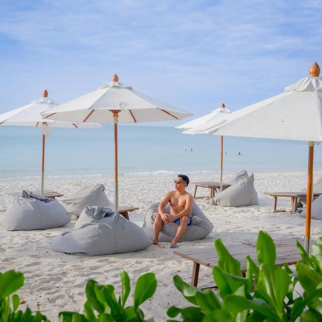 ทรายแก้ว บีช รีสอร์ท ที่พักติดชายหาด เกาะเสม็ด