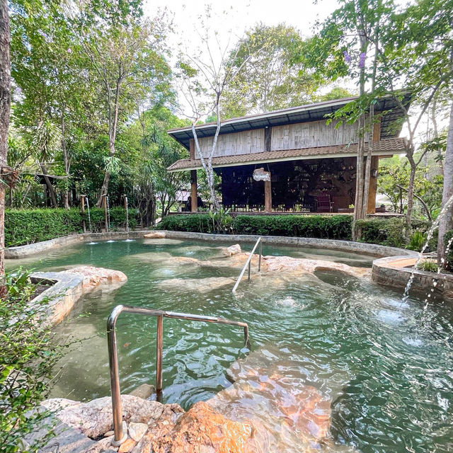 River Kwai Village Hotel | โรงแรมดีอยากแนะนำ