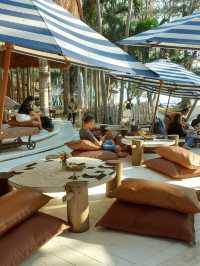 คาเฟ่ริมหาด CAVE BEACH CLUB