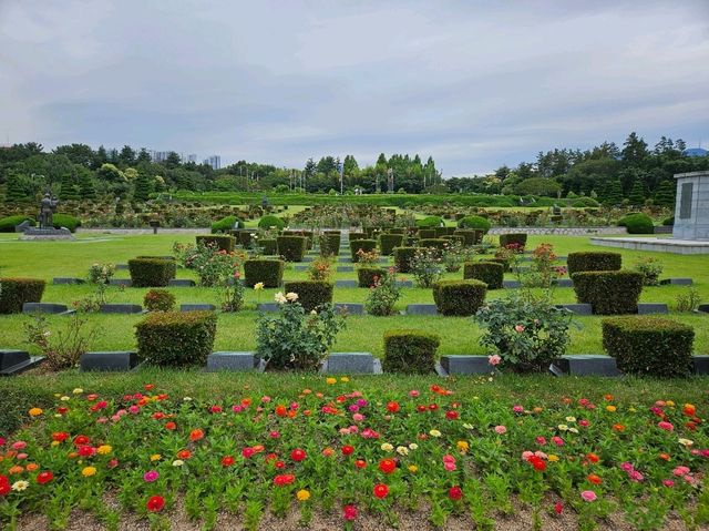 The visit to UN Memorial Cemetery in Busan