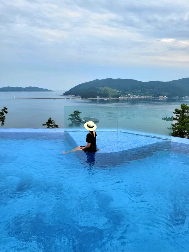 수영하기 좋은 인피니티풀이 있는 거제호텔💙