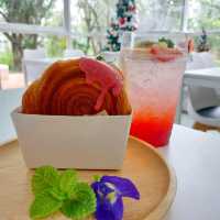 Phuri  Cafe บ่อวิน