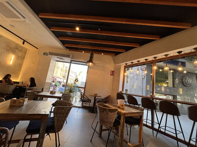 オシャレなカフェ　Kofu @カステジョン☕️