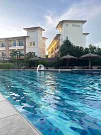 🏊‍♀️ สระว่ายน้ำสวยงาม โดดเด่น โรงแรมซาโวเทล