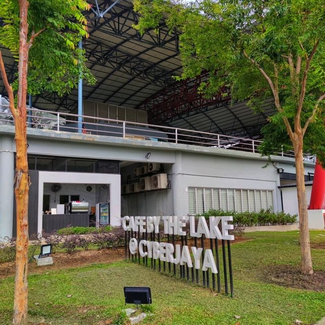 🇲🇾 Taman Tasik Cyberjaya: A Park with Stunning Lake Views