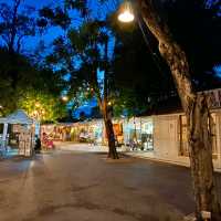 Cicada Market ตลาดนัดจั๊กจั่น หัวหิส