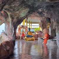 วัดถ้ำเขาเต่า...วัดงามใกล้ชิดธรรมชาติที่หัวหิน