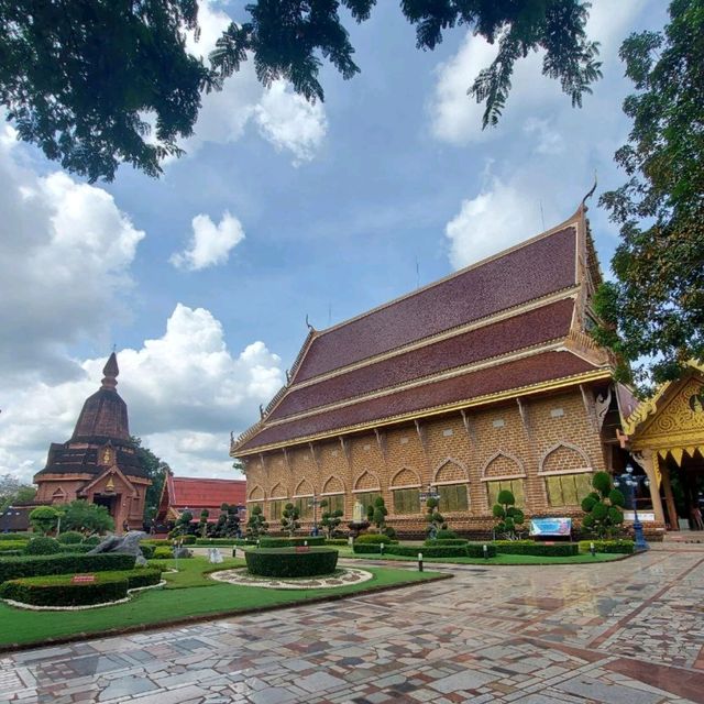 สักการะสิ่งศักดิ์สิทธิ์คู่เมืองเลย