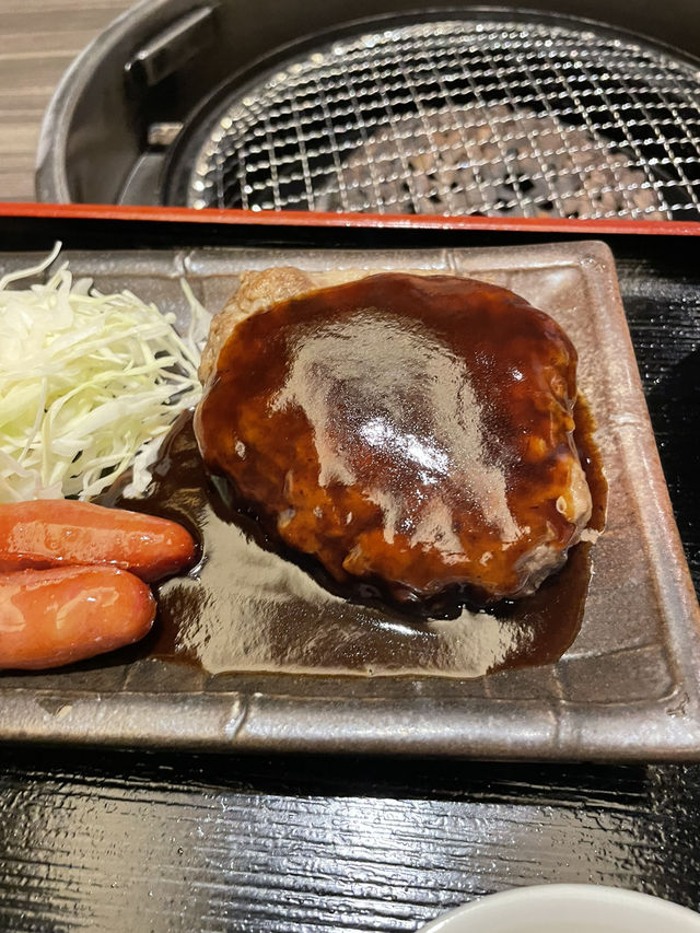 兵庫　明石にある焼肉屋のハンバーグランチ🍖