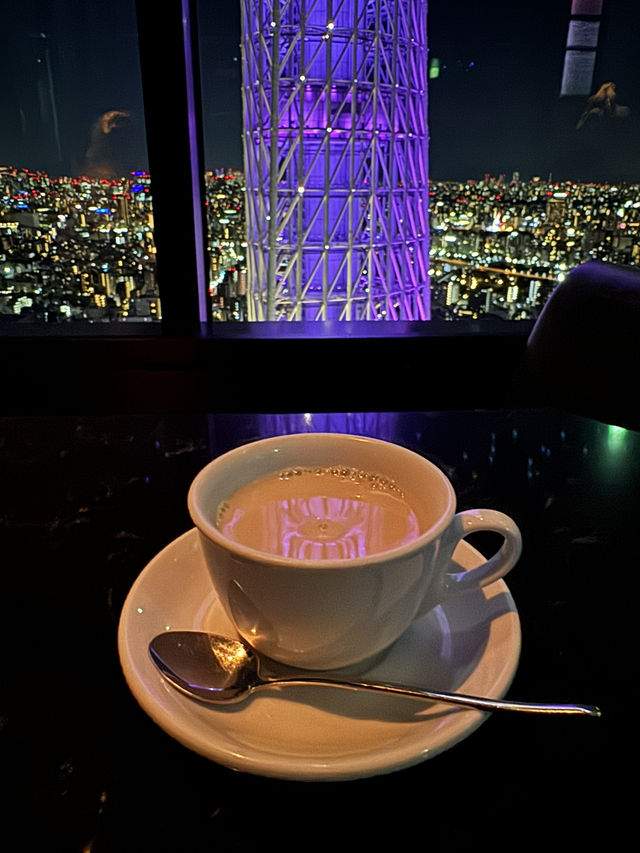スカイツリーを眺めながら料理が楽しめるレストラン🍽️🌃