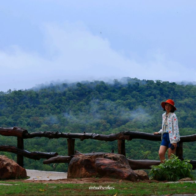 วัดสิรินธรวรารามภูพร้าว วัดสวยอุบลราชธานี