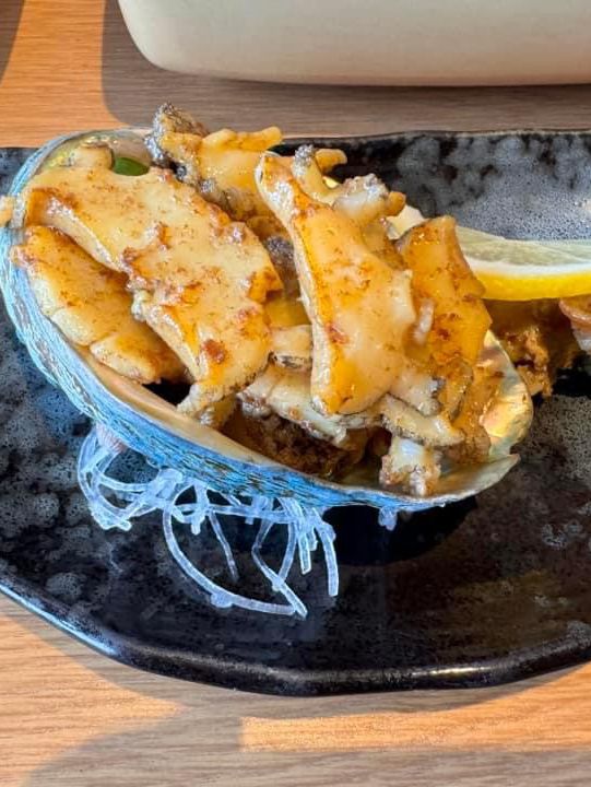福岡享受新鮮龍蝦🦞面向大海😎日南海產‼️