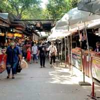 ตลาดหลวงปู่ทวด อยุธยา 