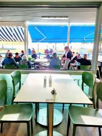 🇦🇺 Popular Cafe in Sandgate, Brisbane, QLD, Australia