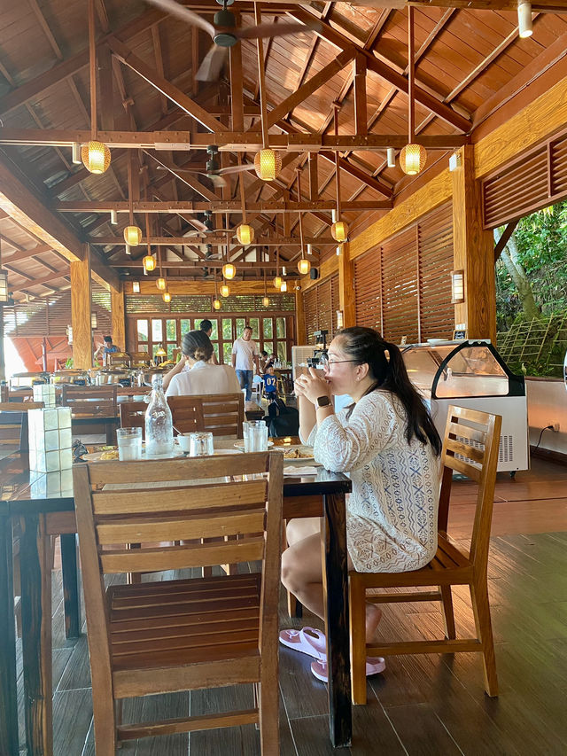 Breakfast at Sunlight Ecotourism Resort