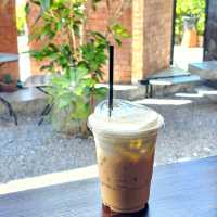 ร้าน แลนด์ดิ้ง เดอ คาเฟ่