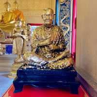 วัดกระทุ่มเสือปลา