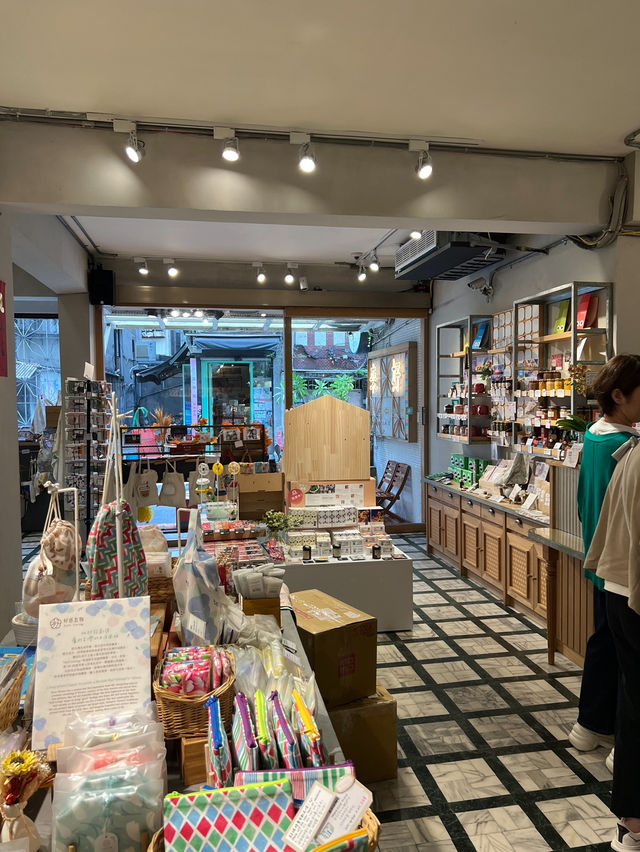 다른 곳 갈 필요없어요! 📍라이하오(来好)에 기념품이 다 모여있거든요!