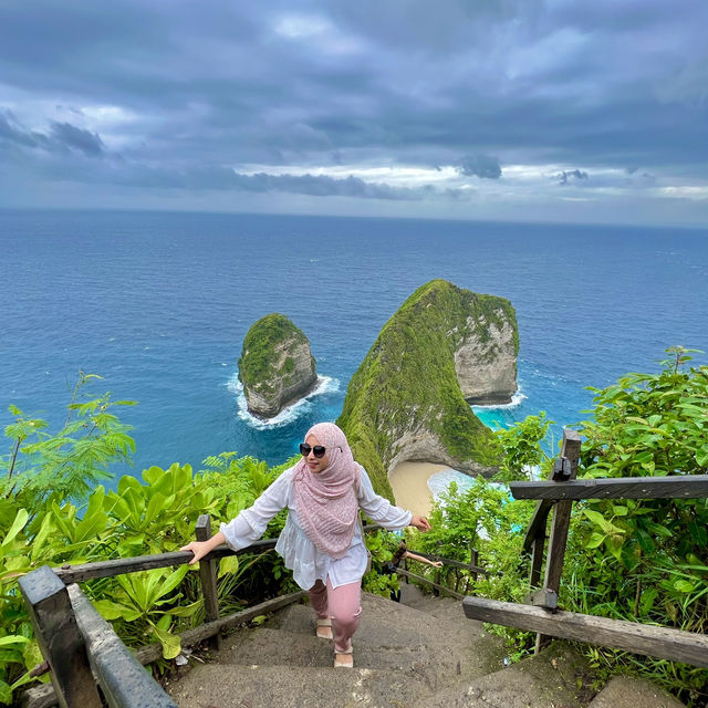 เคลลิงคิง บีช (Kelingking Beach)