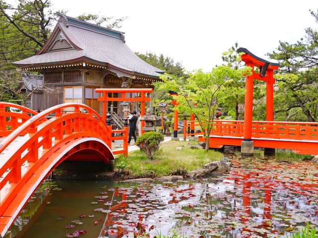 【青森県】まるで極楽浄土！高山稲荷神社の千本鳥居