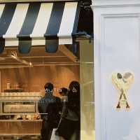 今話題の"Le Café AMI"