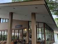 Holidays Treat cafe 