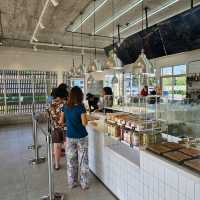 Toffy Cake Chonburi คาเฟ่ ร้านของฝากเจ้าดัง