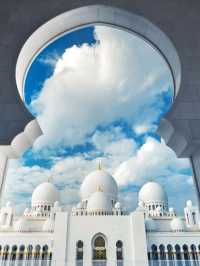 An awesome visit to this beautiful mosque sheikh zayed 💜