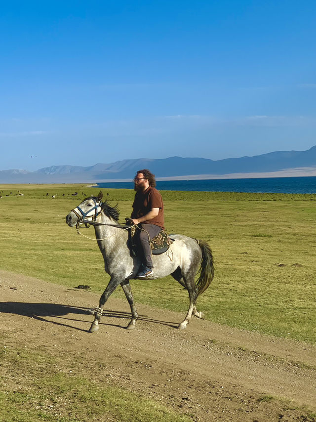 🛖 Experience Nomadic Life hiking by Song-Kul Lake