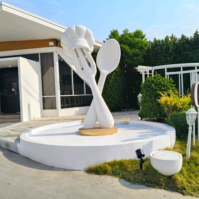 พาเที่ยวคาเฟ่มุมสวนดอกไม้และโดมแก้วสุดน่ารัก