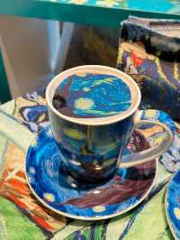 【上海/カフェ】ひまわりと星月夜のラテアートが楽しめる☕️