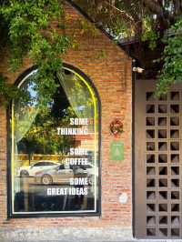 Niyom Chomchob Cafe