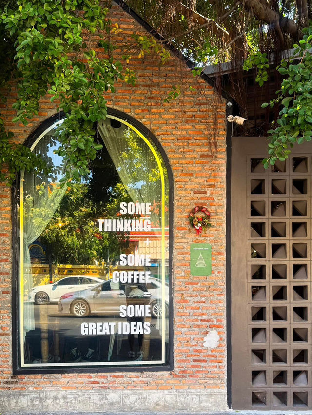 Niyom Chomchob Cafe