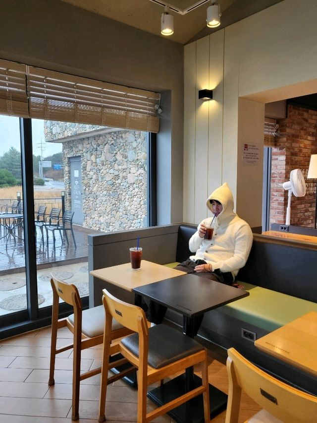 오션뷰 즐기기 좋은 7번국도 카페
